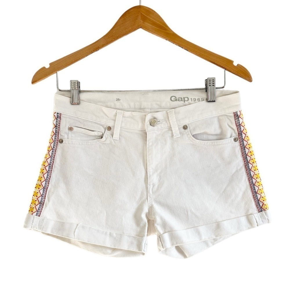 GAP Embroidered White High Waisted Denim Shorts